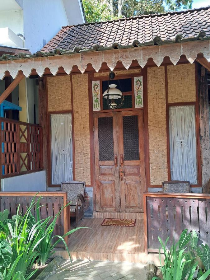 Diana'S Homestay Banyuwangi  Exterior photo