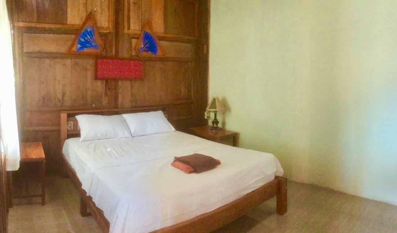 Diana'S Homestay Banyuwangi  Exterior photo